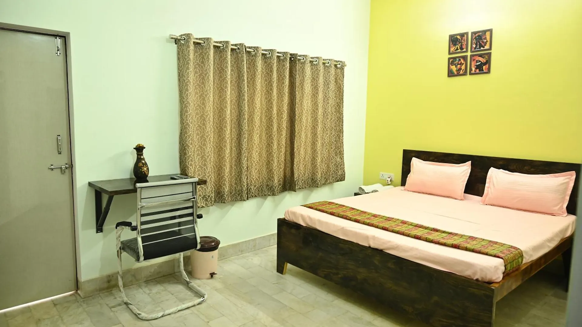 Neerja Guest House バラナシ インド